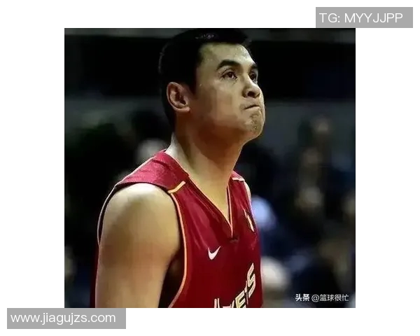 篮球场上的搞笑明星们如何用幽默征服球迷的心